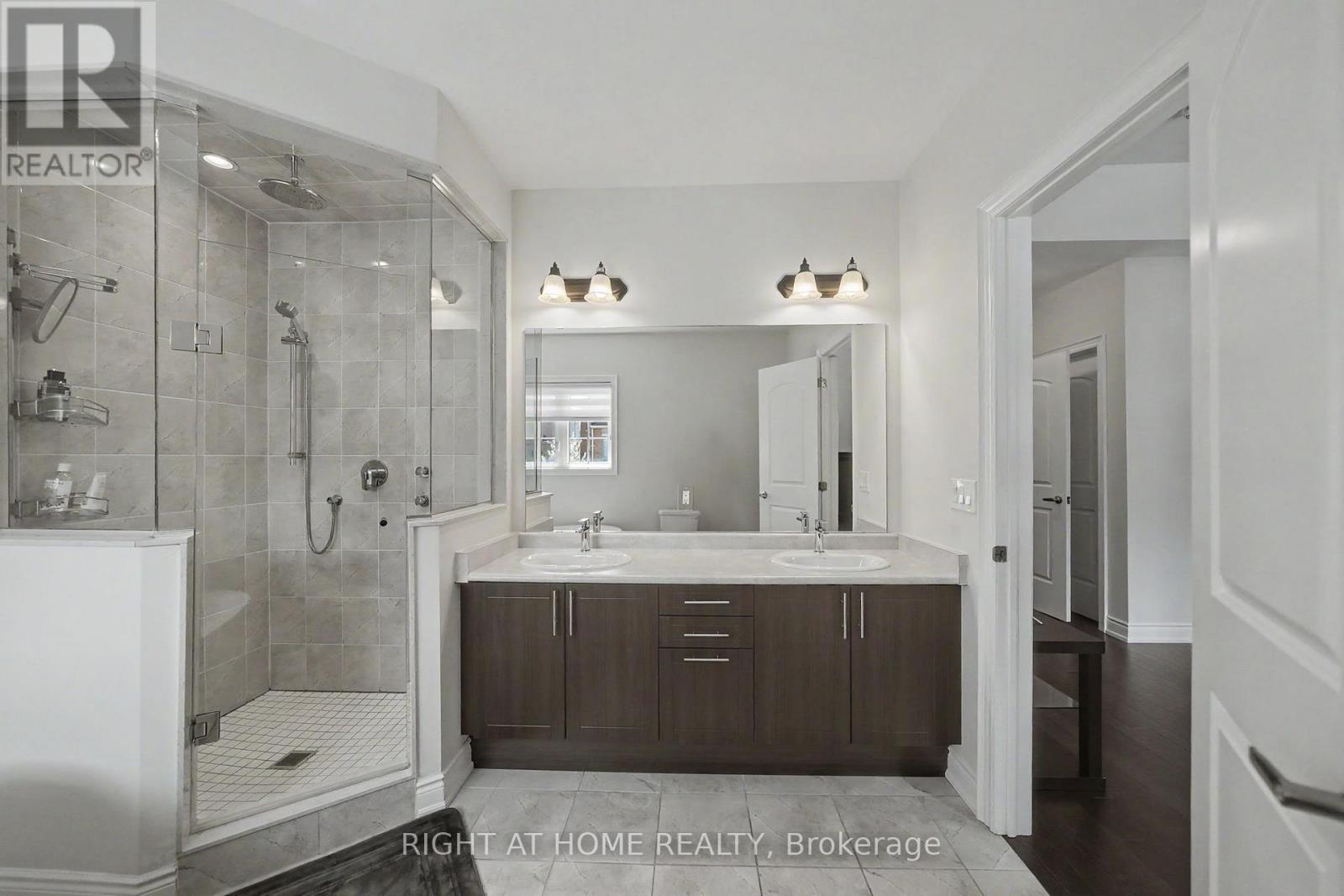 5 Rossini Drive, Richmond Hill, Ontario  L4E 0R6 - Photo 15 - N13147730