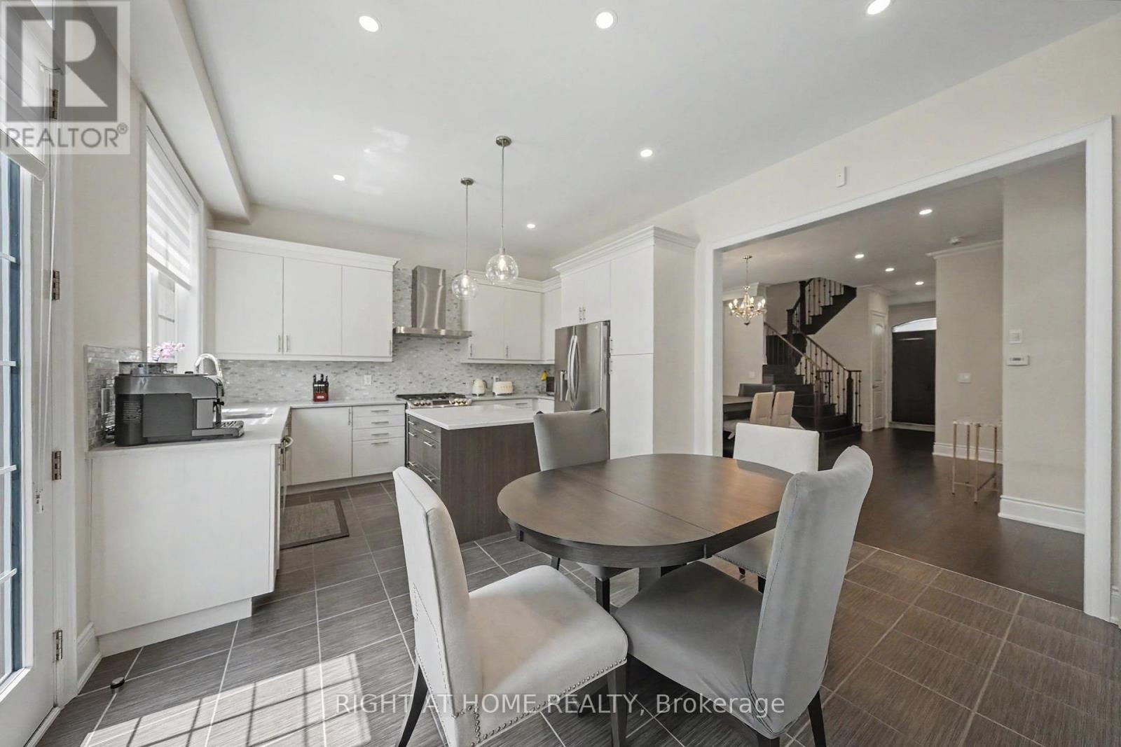 5 Rossini Drive, Richmond Hill, Ontario  L4E 0R6 - Photo 7 - N13147730