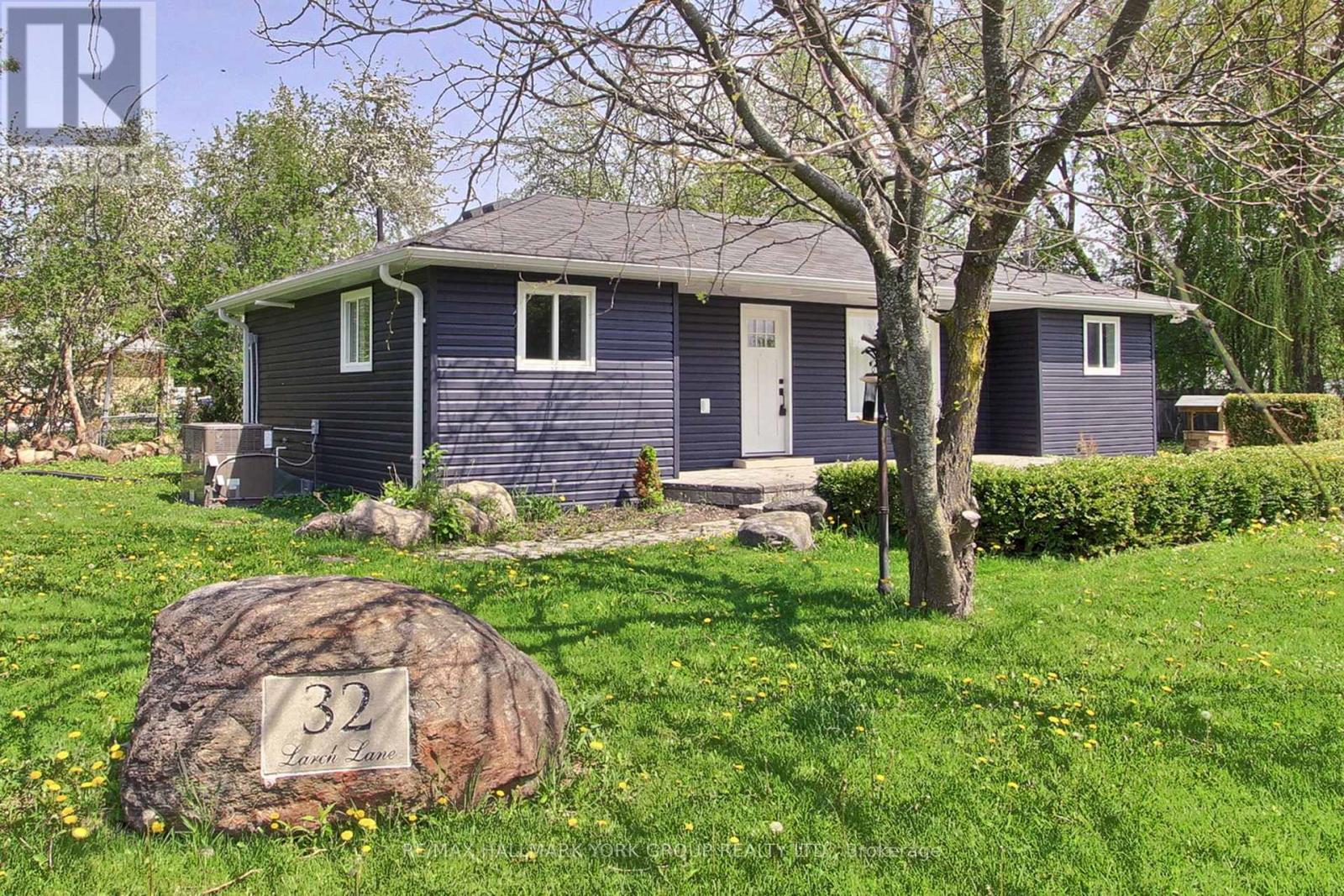 32 LARCH LANE, Georgina, Ontario