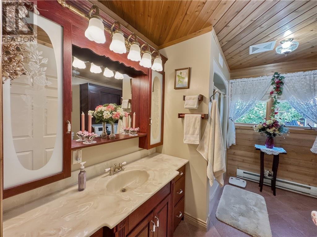 595 Lakeshore Road S, Tehkummah, Ontario  P0P 2C0 - Photo 17 - 2127805