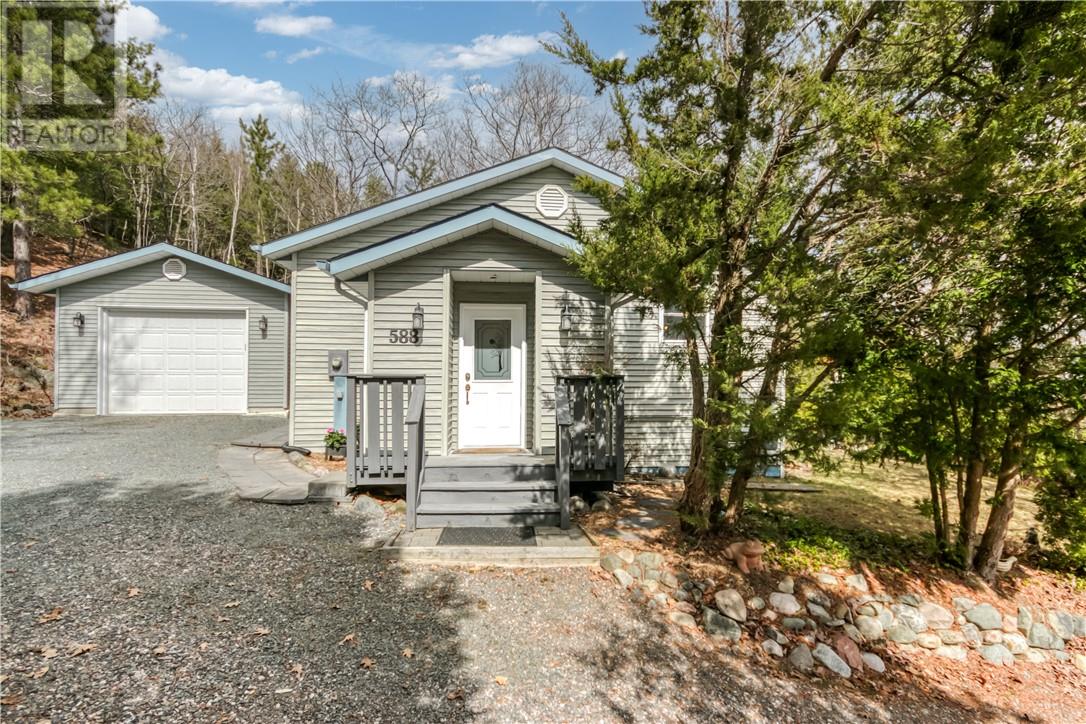 588 Sunnyside Road, Sudbury, Ontario  P3G 1J6 - Photo 1 - 2127769