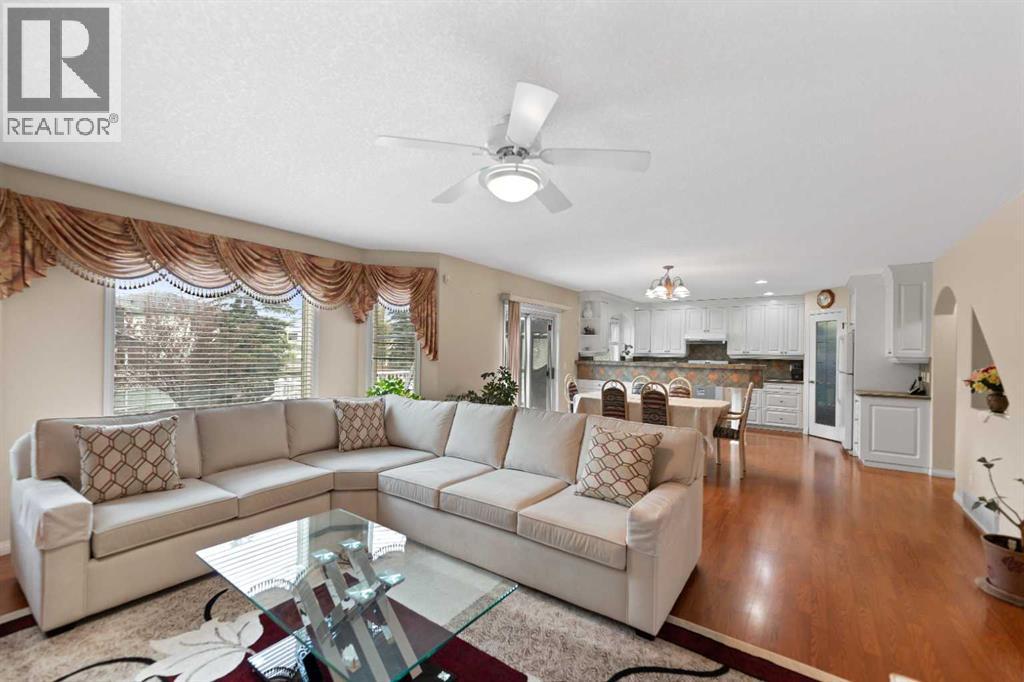 434 Douglas Woods Mews SE, Calgary, Alberta  T2Z 3B1 - Photo 8 - A2311475