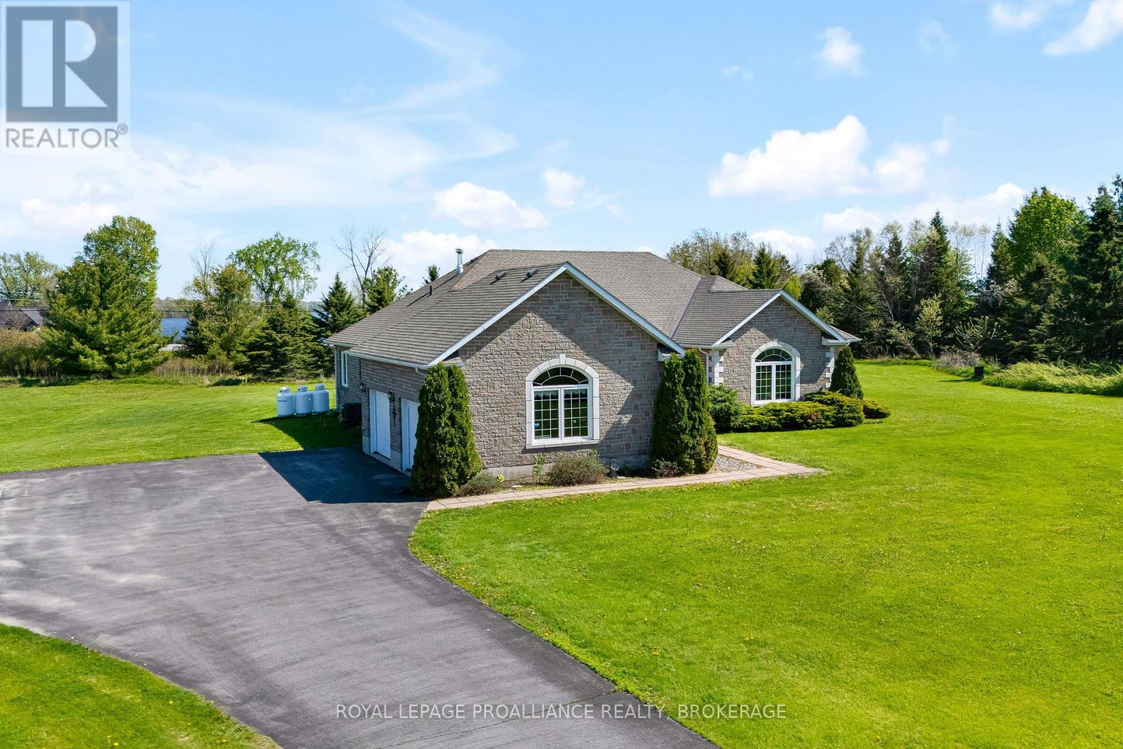 61 Conner Drive, Gananoque, Ontario  K7G 2V4 - Photo 2 - X13063302