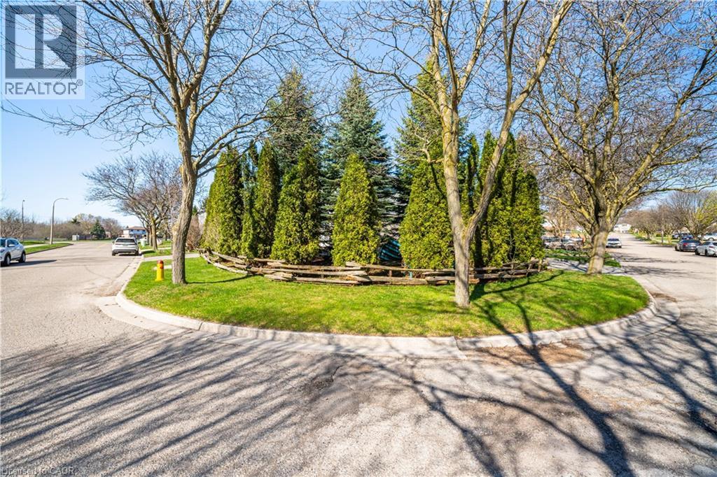 10 Ristau Crescent, Kitchener, Ontario  N2E 3A8 - Photo 4 - 40831081