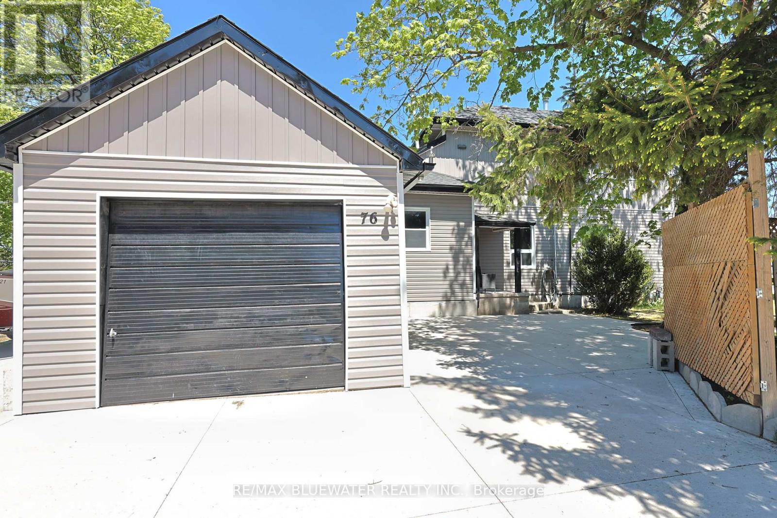 76 Franklin Street, Lambton Shores, Ontario  N0M 2N0 - Photo 2 - X13147846
