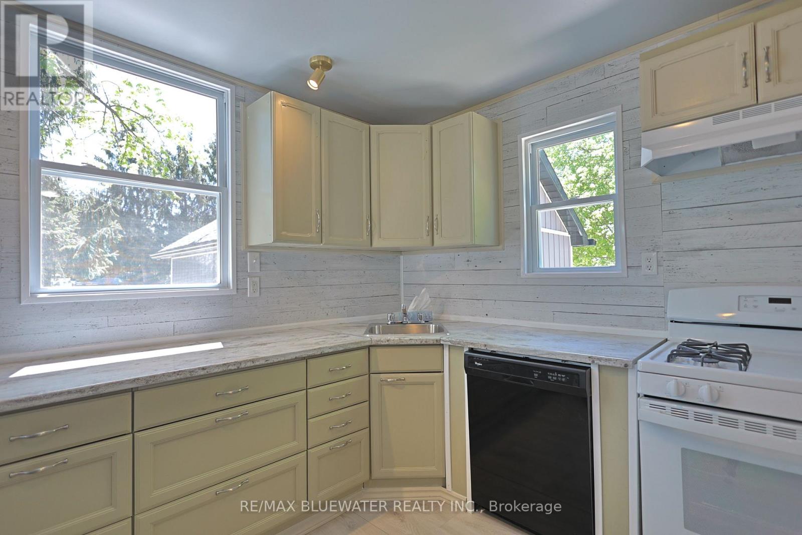 76 Franklin Street, Lambton Shores, Ontario  N0M 2N0 - Photo 21 - X13147846