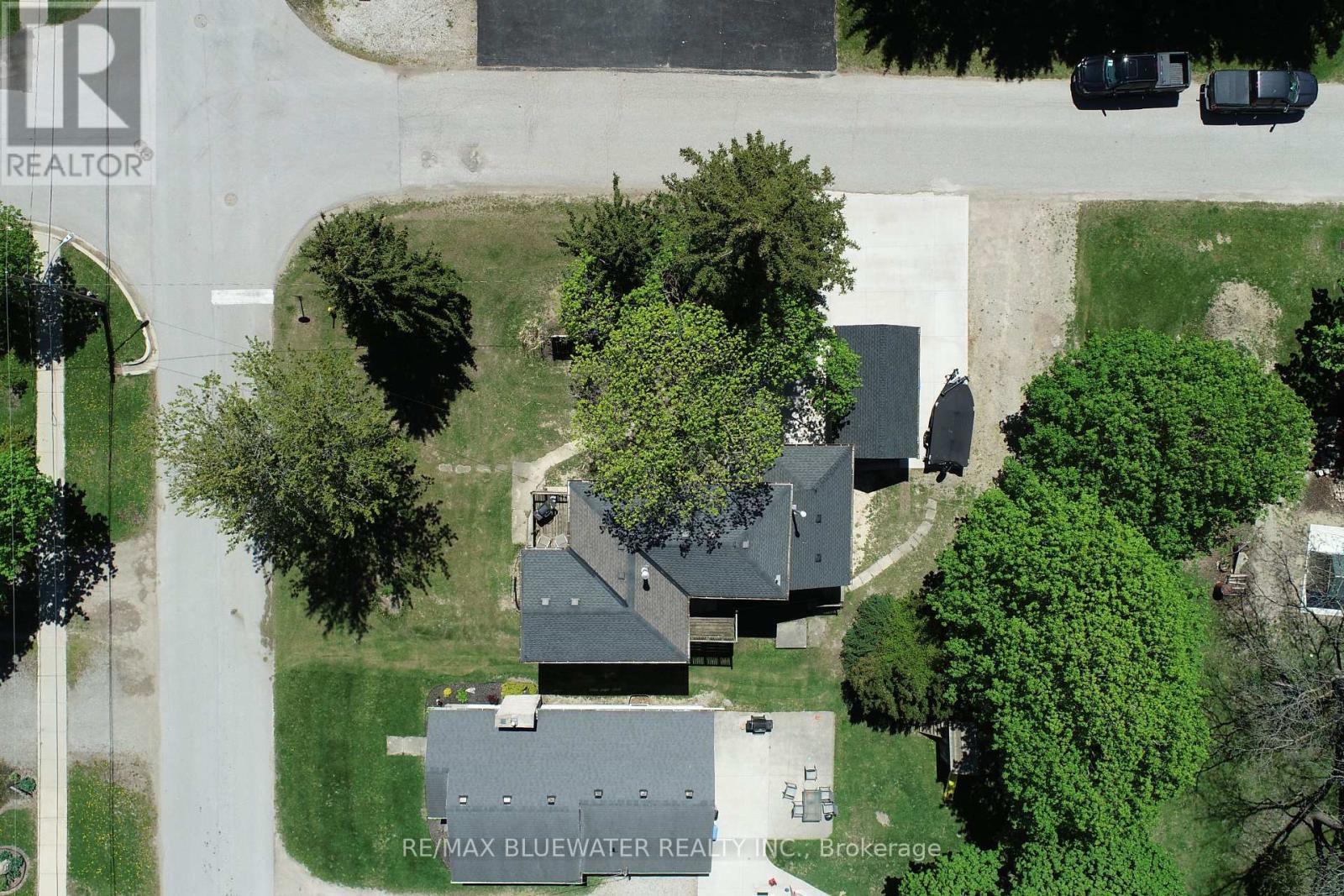 76 Franklin Street, Lambton Shores, Ontario  N0M 2N0 - Photo 3 - X13147846