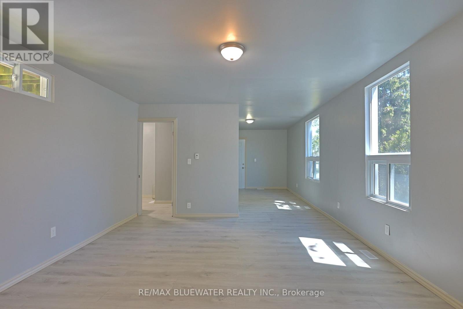 76 Franklin Street, Lambton Shores, Ontario  N0M 2N0 - Photo 5 - X13147846