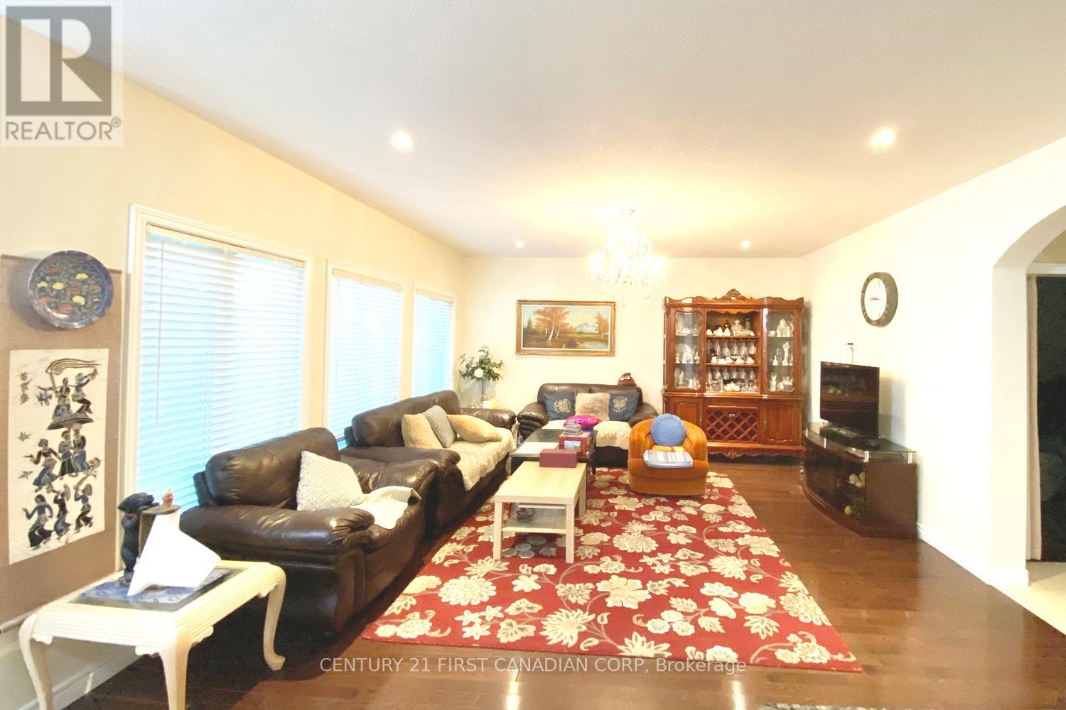 377 Blackacres Boulevard, London North, Ontario  N6G 0J2 - Photo 2 - X13147904