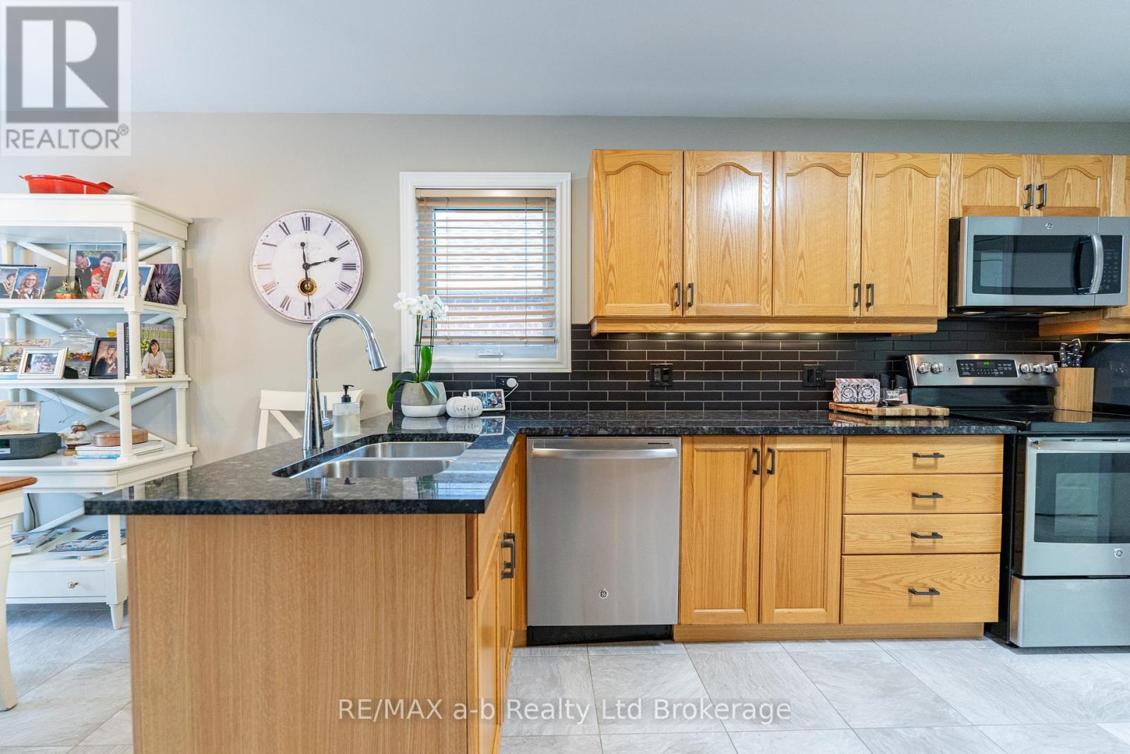 90 Weston Drive, Tillsonburg, Ontario  N4G 5W9 - Photo 13 - X13147892