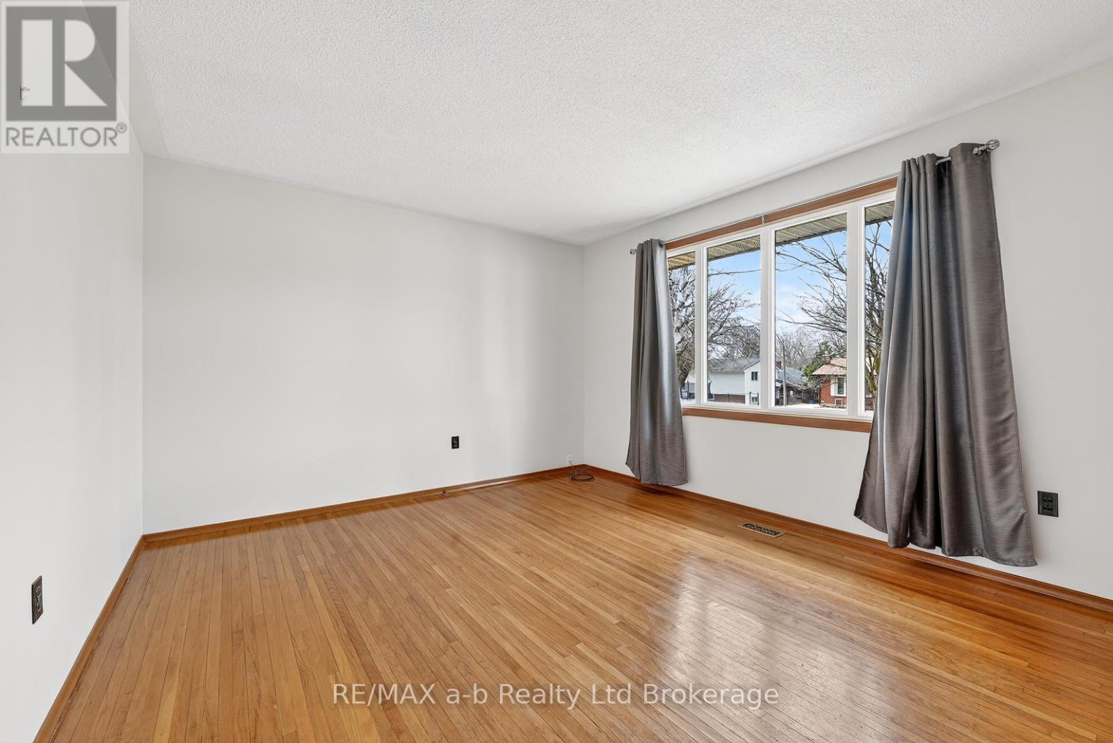 42 Princess Park Road, Ingersoll, Ontario  N5C 1X8 - Photo 4 - X13147922