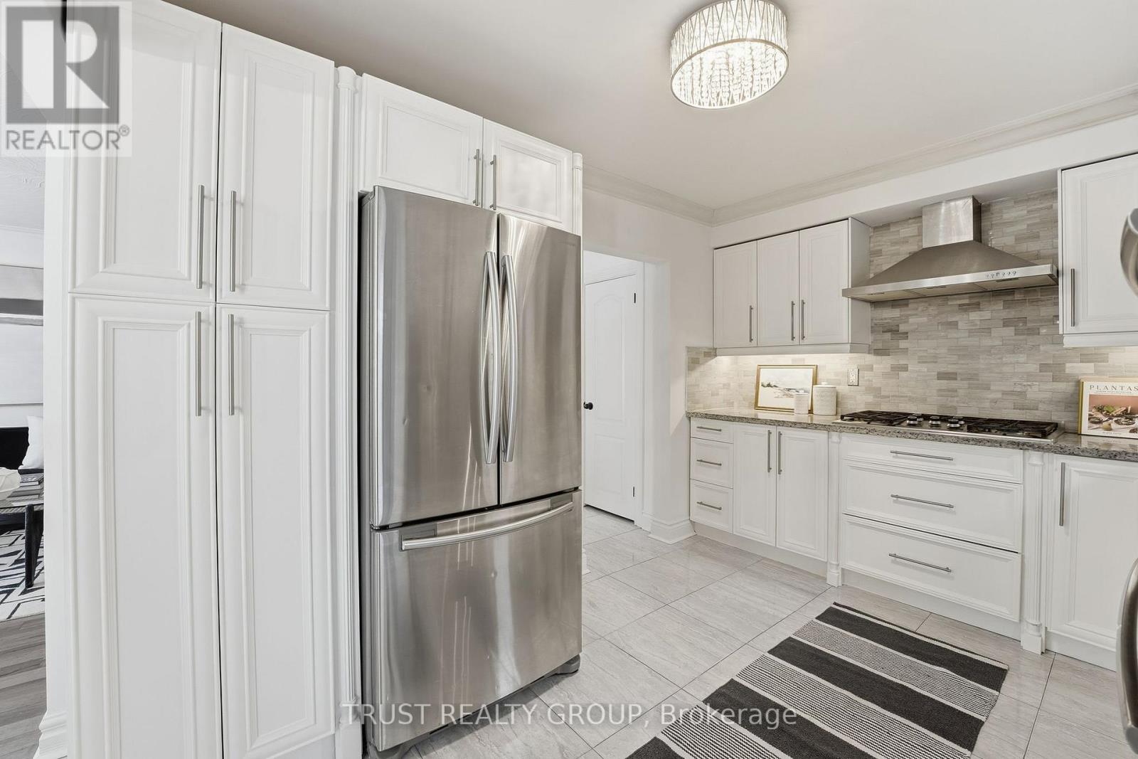 9 Del Ria Drive, Toronto, Ontario  M6L 1L9 - Photo 20 - W13146586