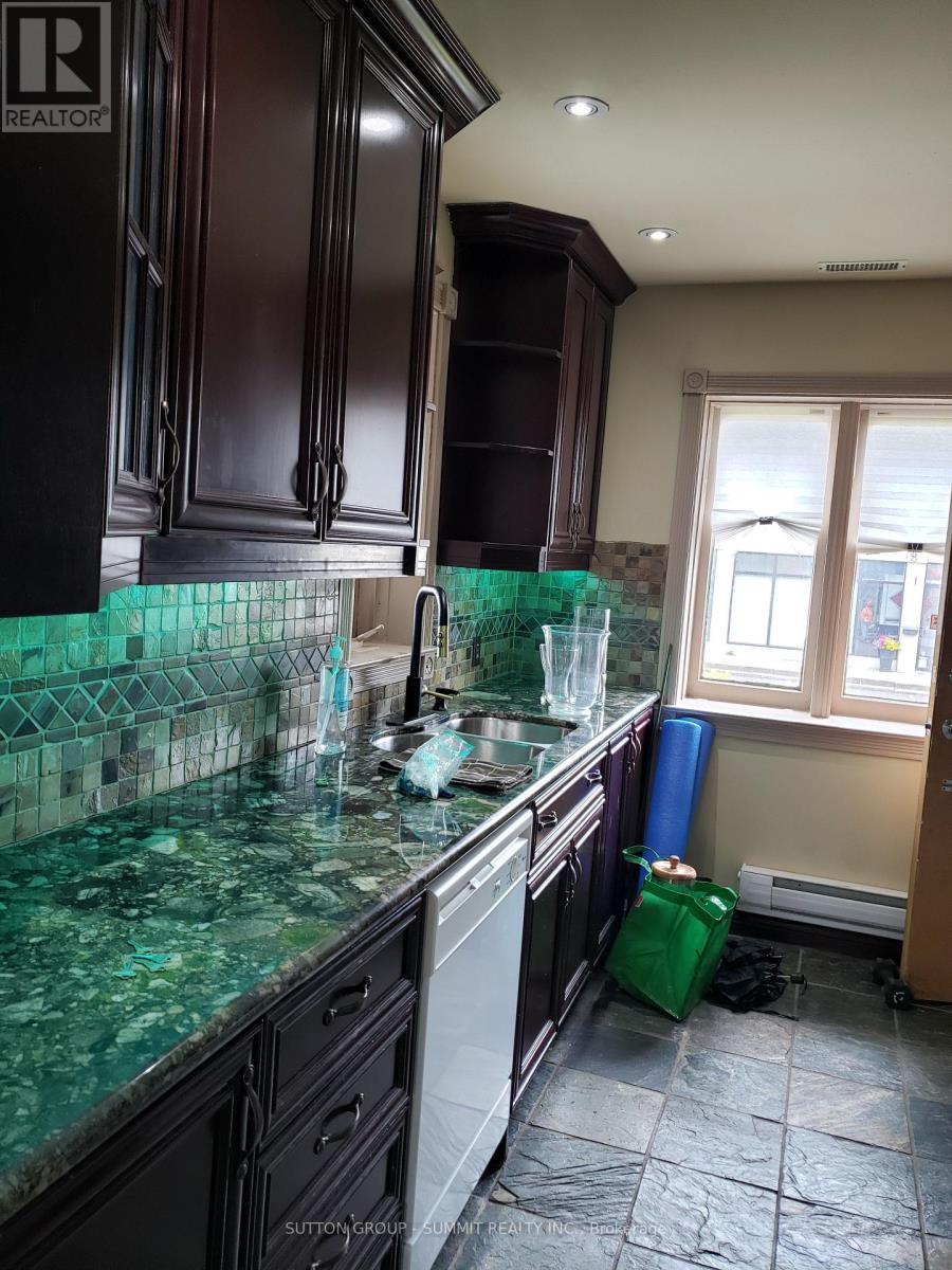 3 Brant Avenue, Mississauga, Ontario  L5G 3N9 - Photo 14 - W13147022