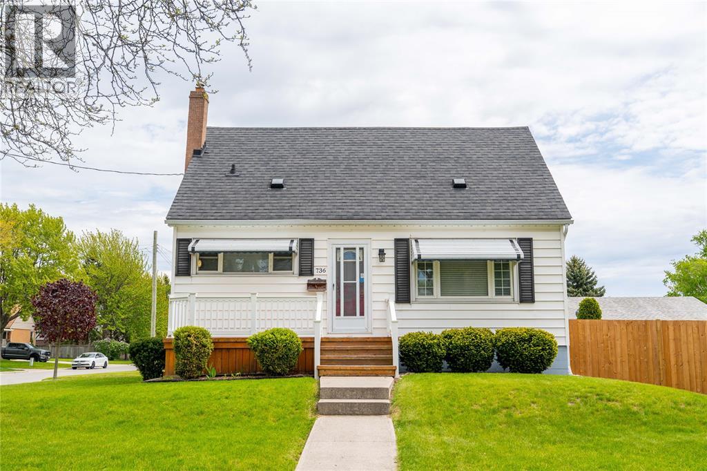 736 Southern AVENUE, Sarnia, Ontario