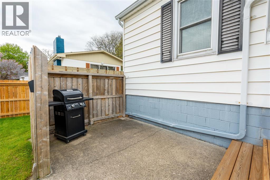 736 Southern Avenue, Sarnia, Ontario  N7T 7E3 - Photo 27 - 26011520
