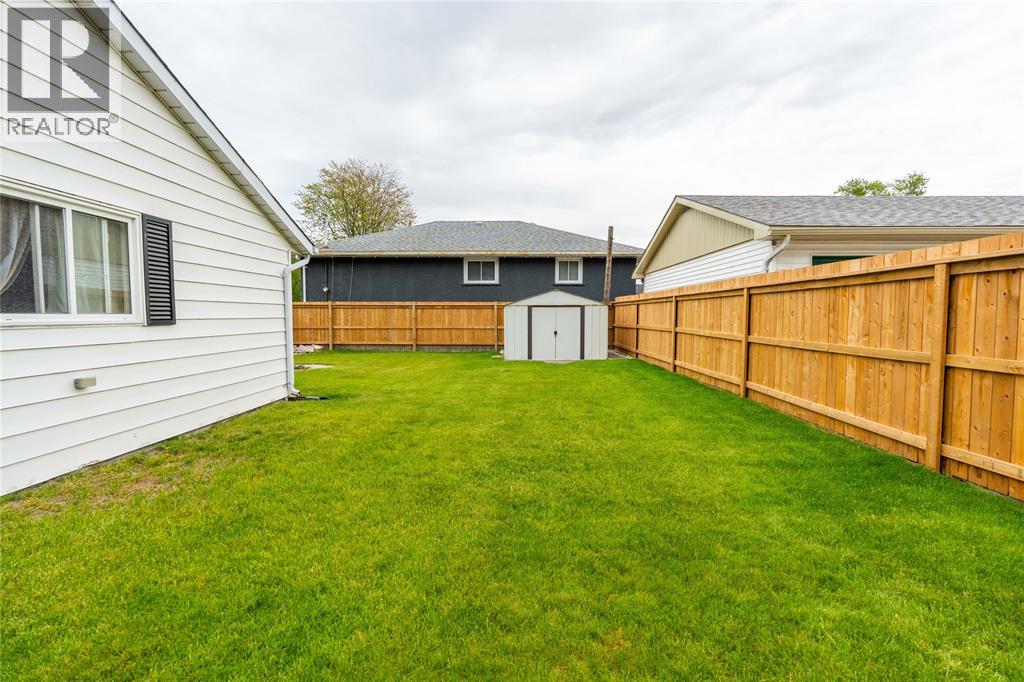 736 Southern Avenue, Sarnia, Ontario  N7T 7E3 - Photo 30 - 26011520