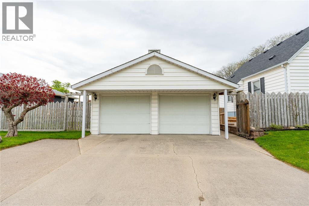 736 Southern Avenue, Sarnia, Ontario  N7T 7E3 - Photo 35 - 26011520