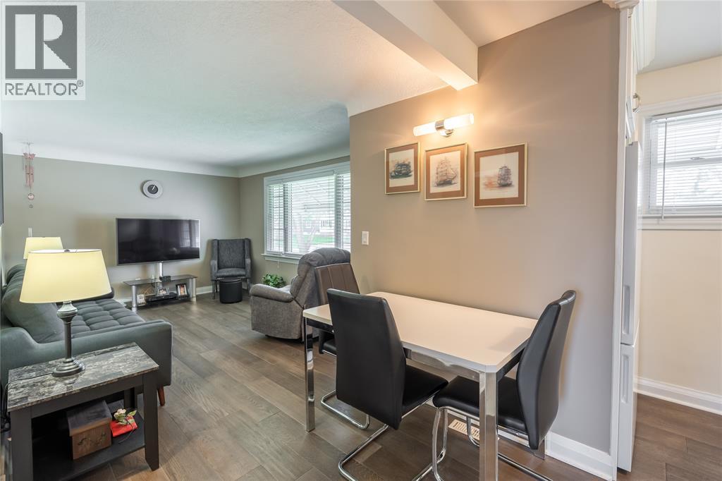 736 Southern Avenue, Sarnia, Ontario  N7T 7E3 - Photo 8 - 26011520