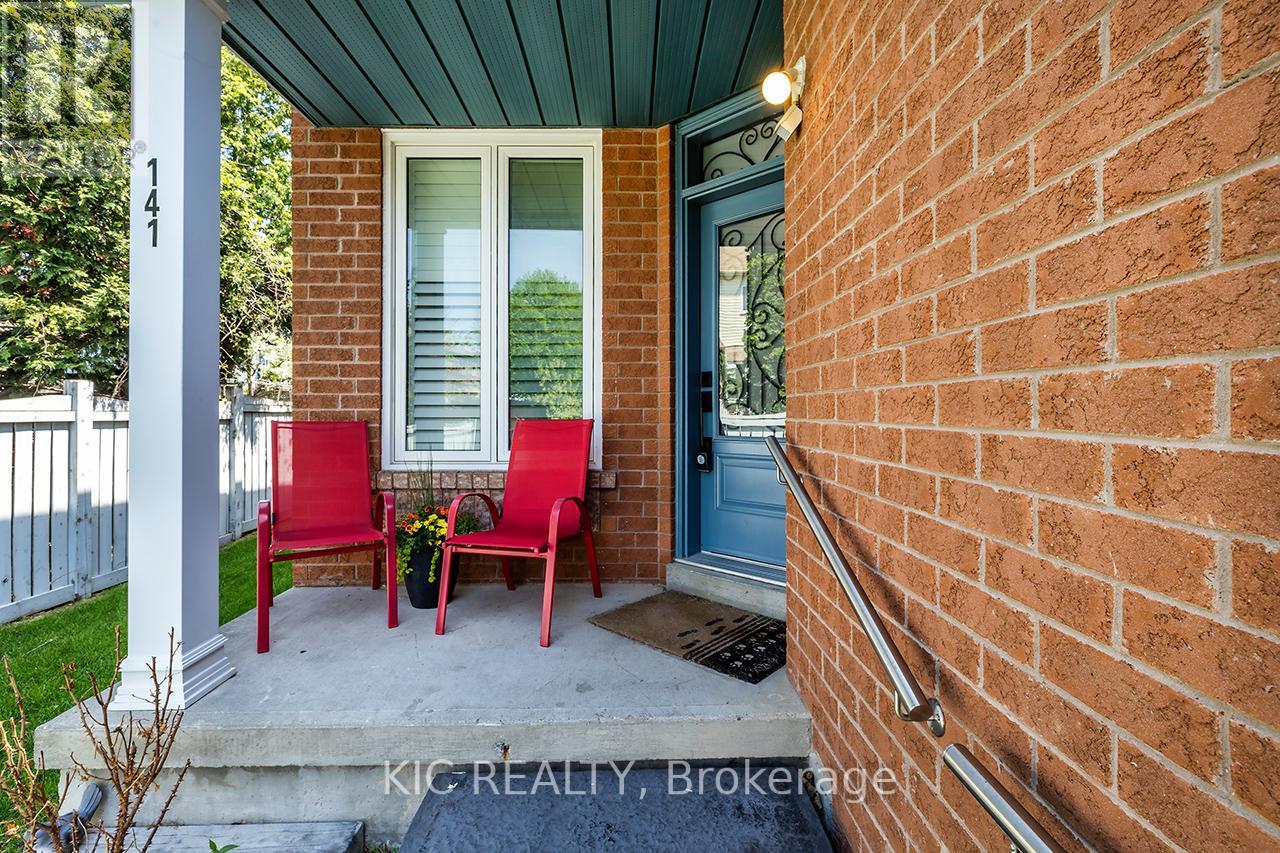 141 Waller Street, Whitby, Ontario L1R 2K7 - Photo 2 - E13147860
