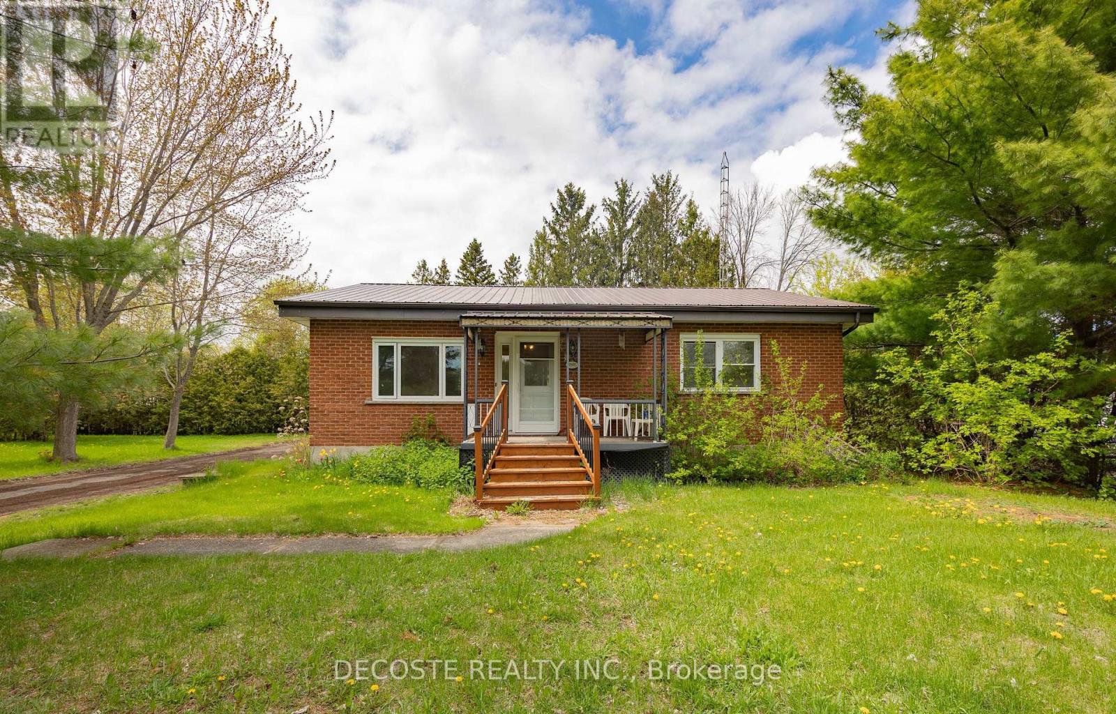 21985 Main Street, North Glengarry, Ontario K0B 1H0 - Photo 2 - X13147878