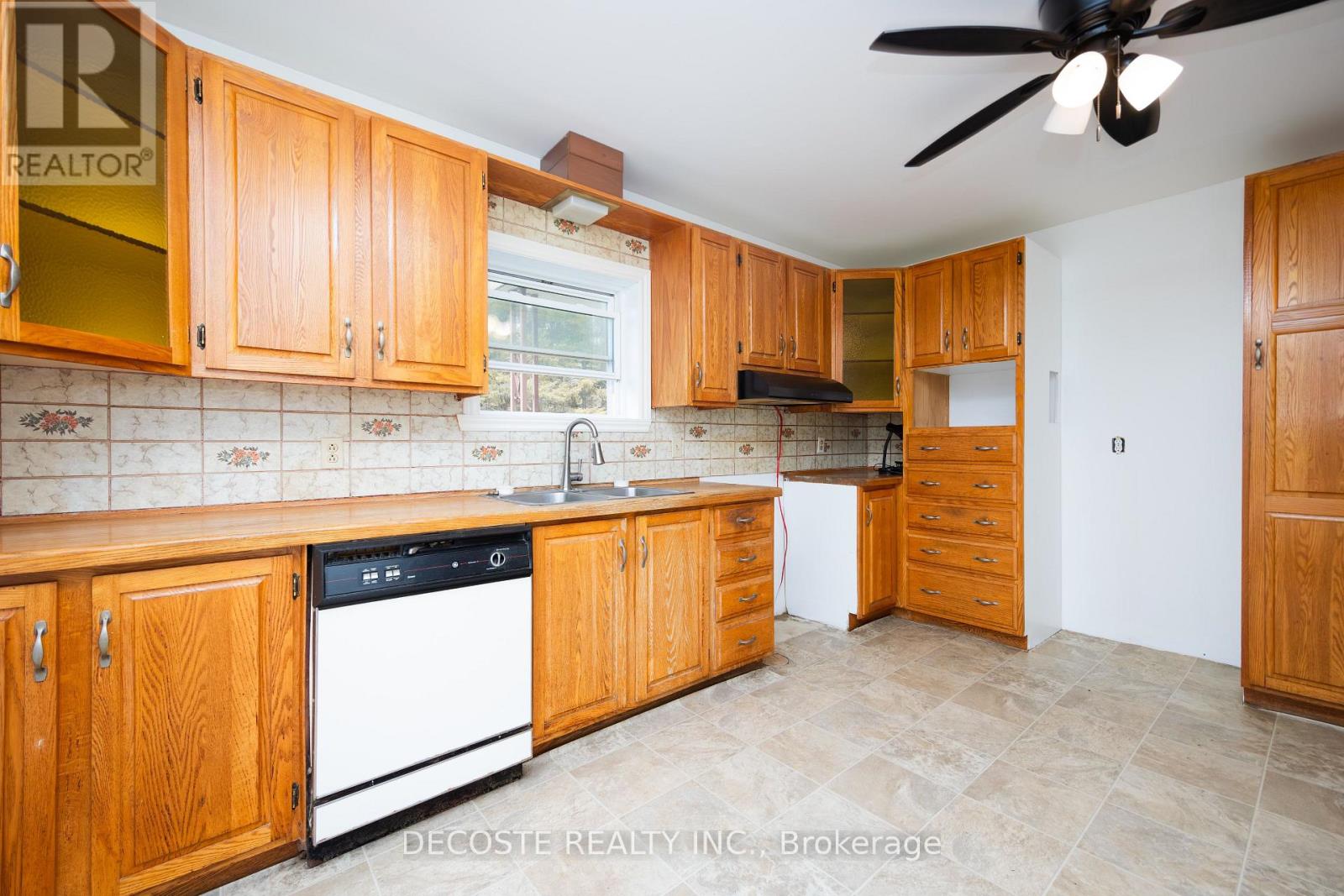 21985 Main Street, North Glengarry, Ontario K0B 1H0 - Photo 4 - X13147878