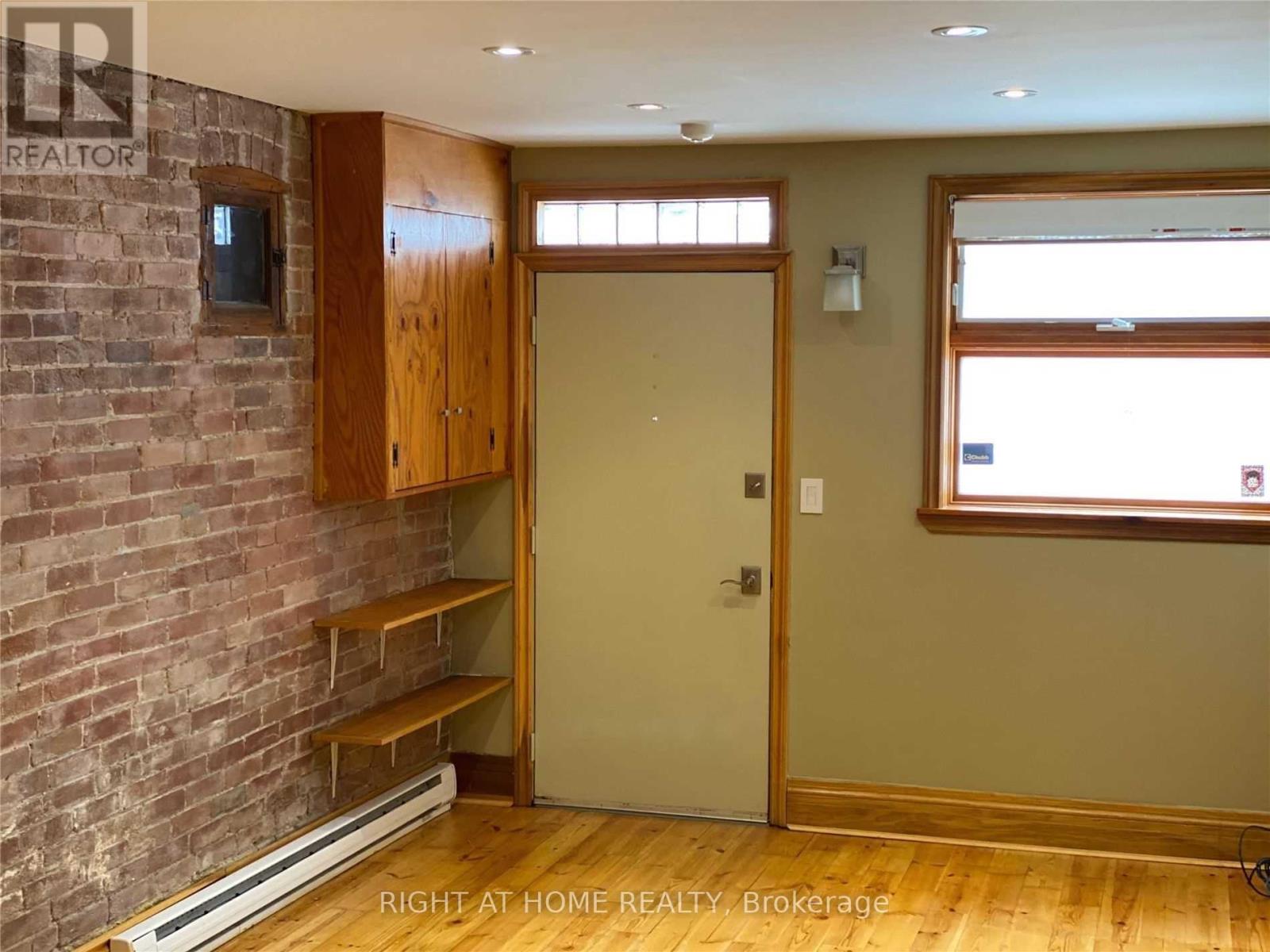 22 Croft Street, Toronto, Ontario  M5S 2N8 - Photo 11 - C13147766