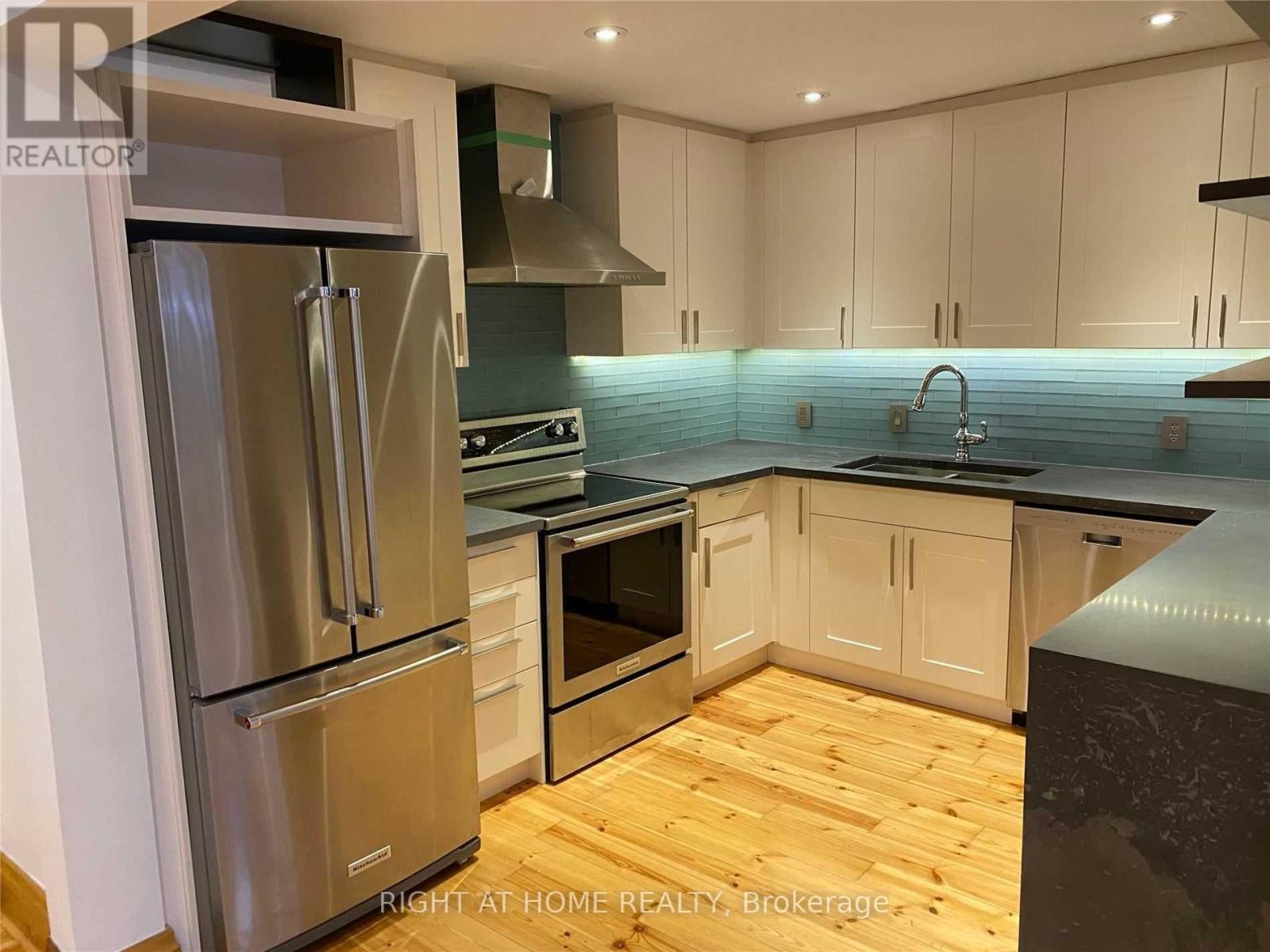 22 Croft Street, Toronto, Ontario  M5S 2N8 - Photo 7 - C13147766
