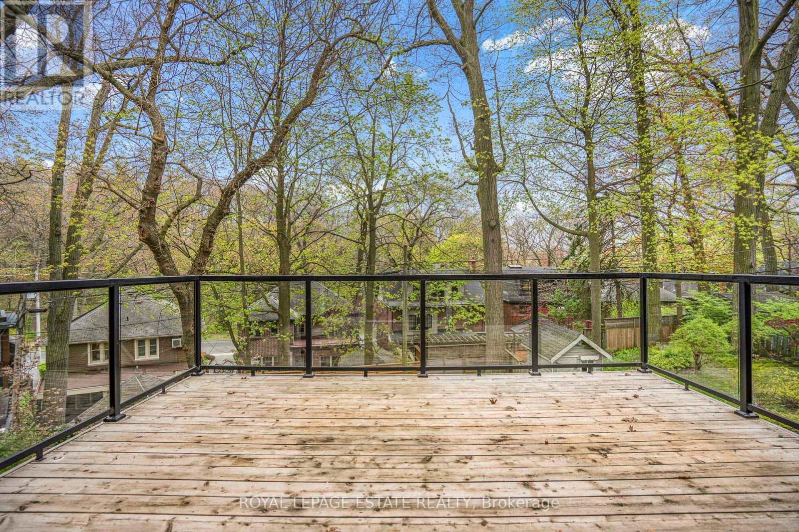 63 Beaufort Road, Toronto, Ontario  M4E 1M8 - Photo 16 - E13147864