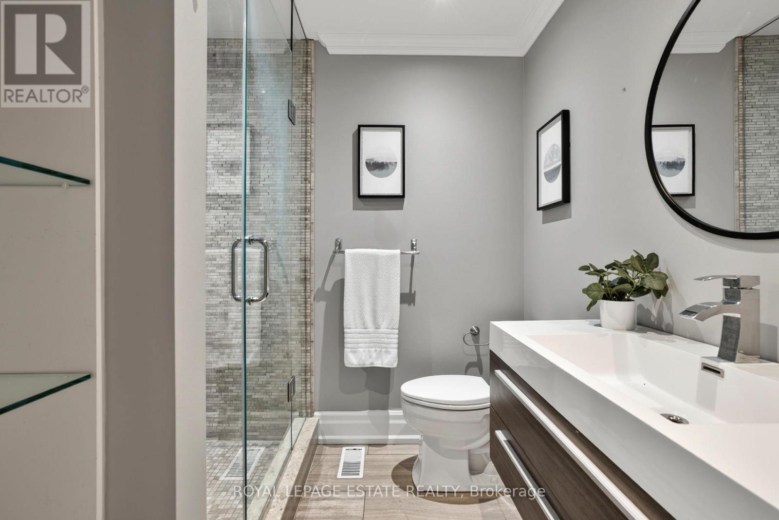 63 Beaufort Road, Toronto, Ontario  M4E 1M8 - Photo 22 - E13147864
