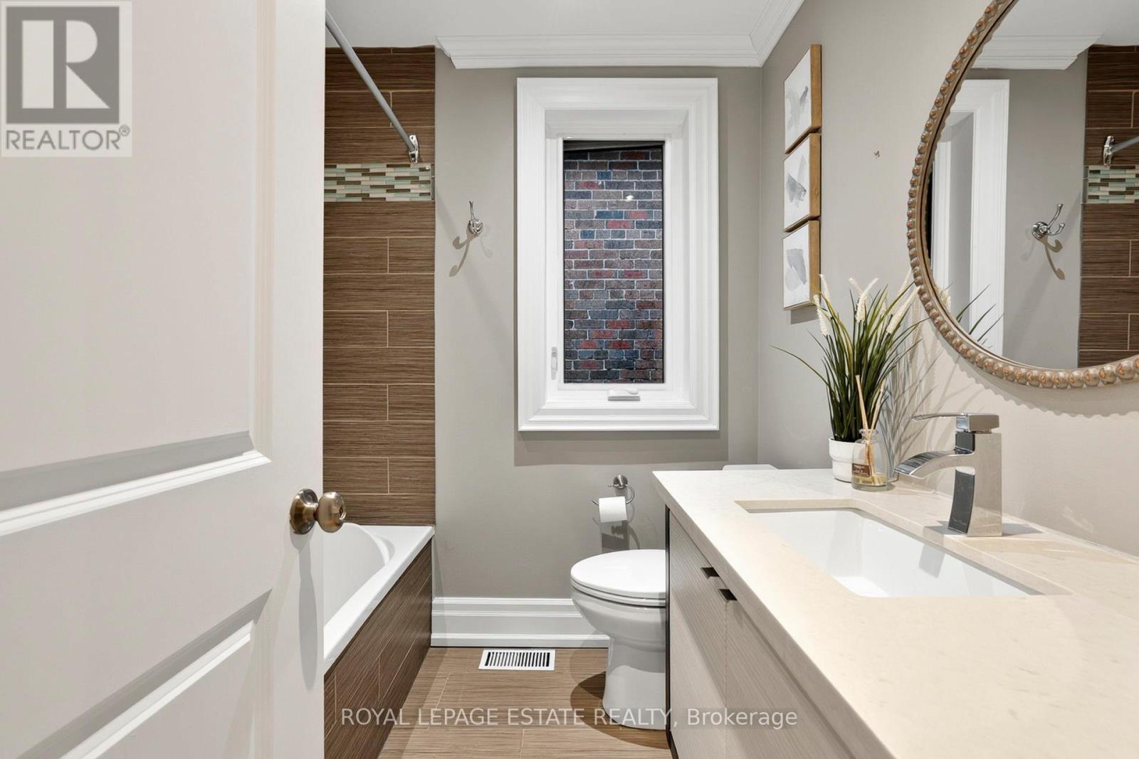 63 Beaufort Road, Toronto, Ontario  M4E 1M8 - Photo 25 - E13147864