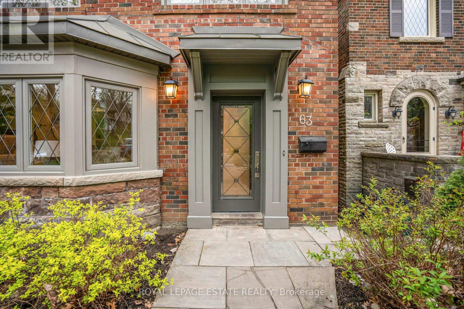 63 Beaufort Road, Toronto, Ontario  M4E 1M8 - Photo 3 - E13147864
