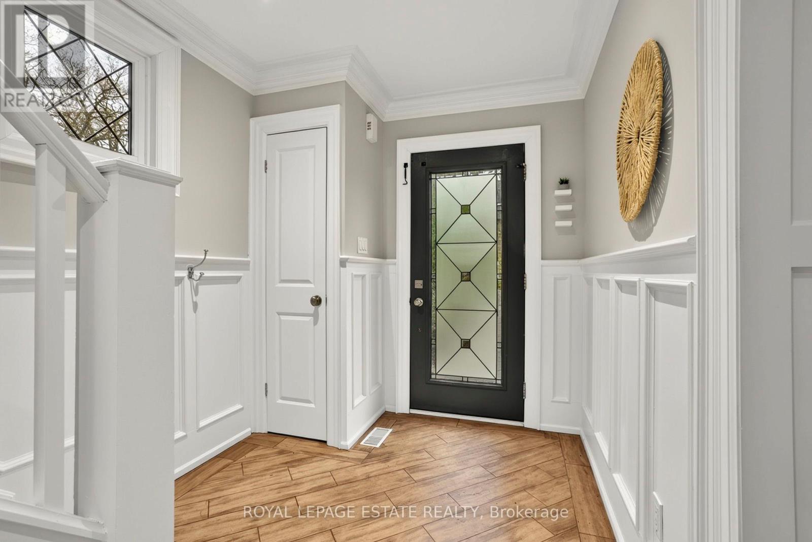 63 Beaufort Road, Toronto, Ontario  M4E 1M8 - Photo 4 - E13147864