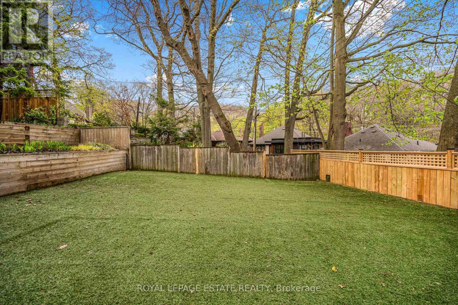 63 Beaufort Road, Toronto, Ontario  M4E 1M8 - Photo 41 - E13147864