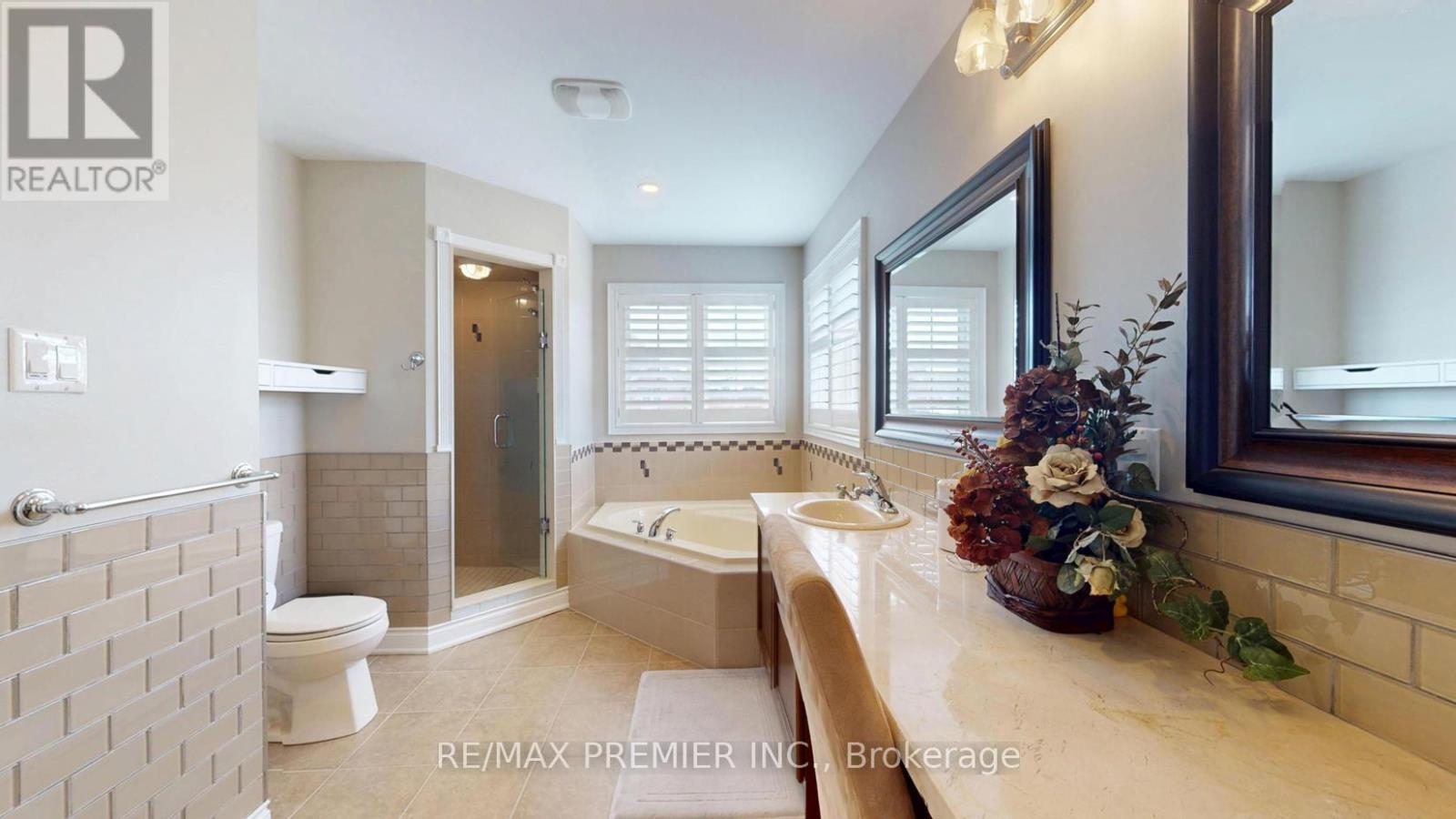 48 Heron Hollow Avenue, Richmond Hill, Ontario  L4E 0G9 - Photo 10 - N13147774