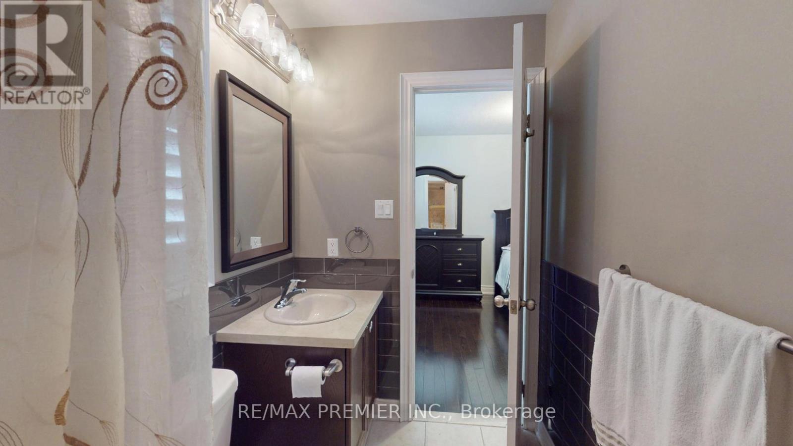 48 Heron Hollow Avenue, Richmond Hill, Ontario  L4E 0G9 - Photo 16 - N13147774