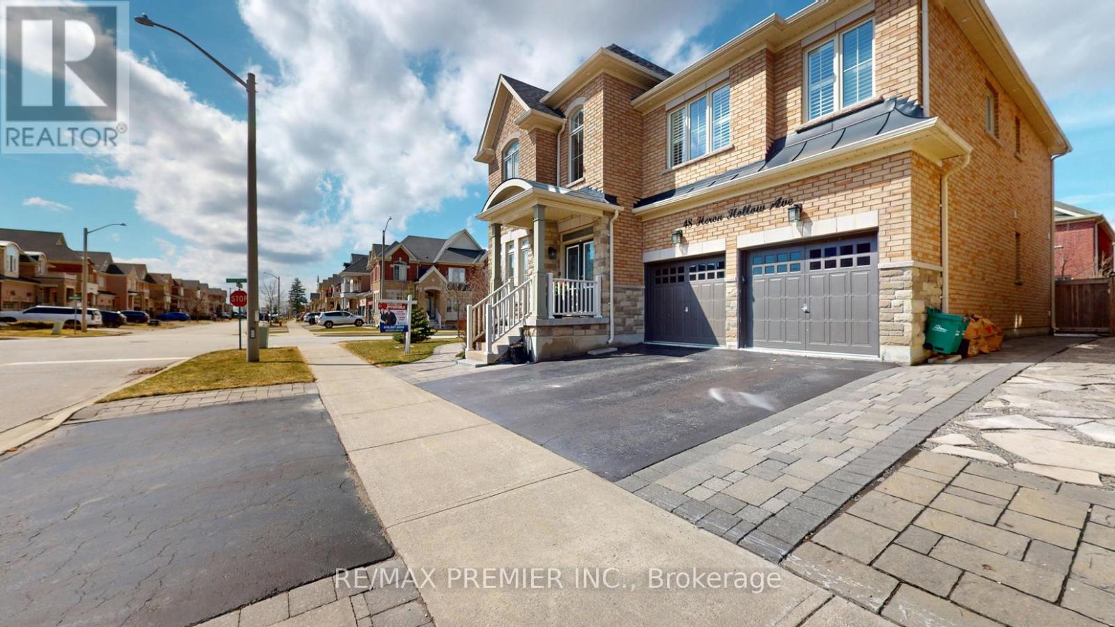 48 Heron Hollow Avenue, Richmond Hill, Ontario  L4E 0G9 - Photo 2 - N13147774