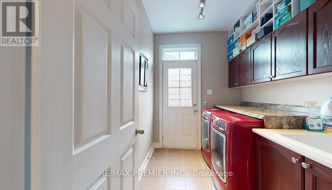 48 Heron Hollow Avenue, Richmond Hill, Ontario  L4E 0G9 - Photo 20 - N13147774