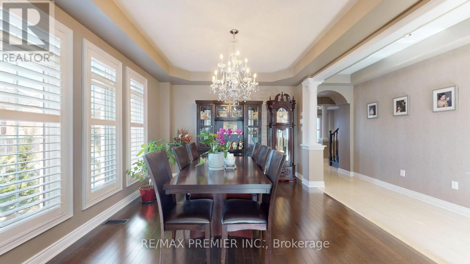 48 Heron Hollow Avenue, Richmond Hill, Ontario  L4E 0G9 - Photo 4 - N13147774