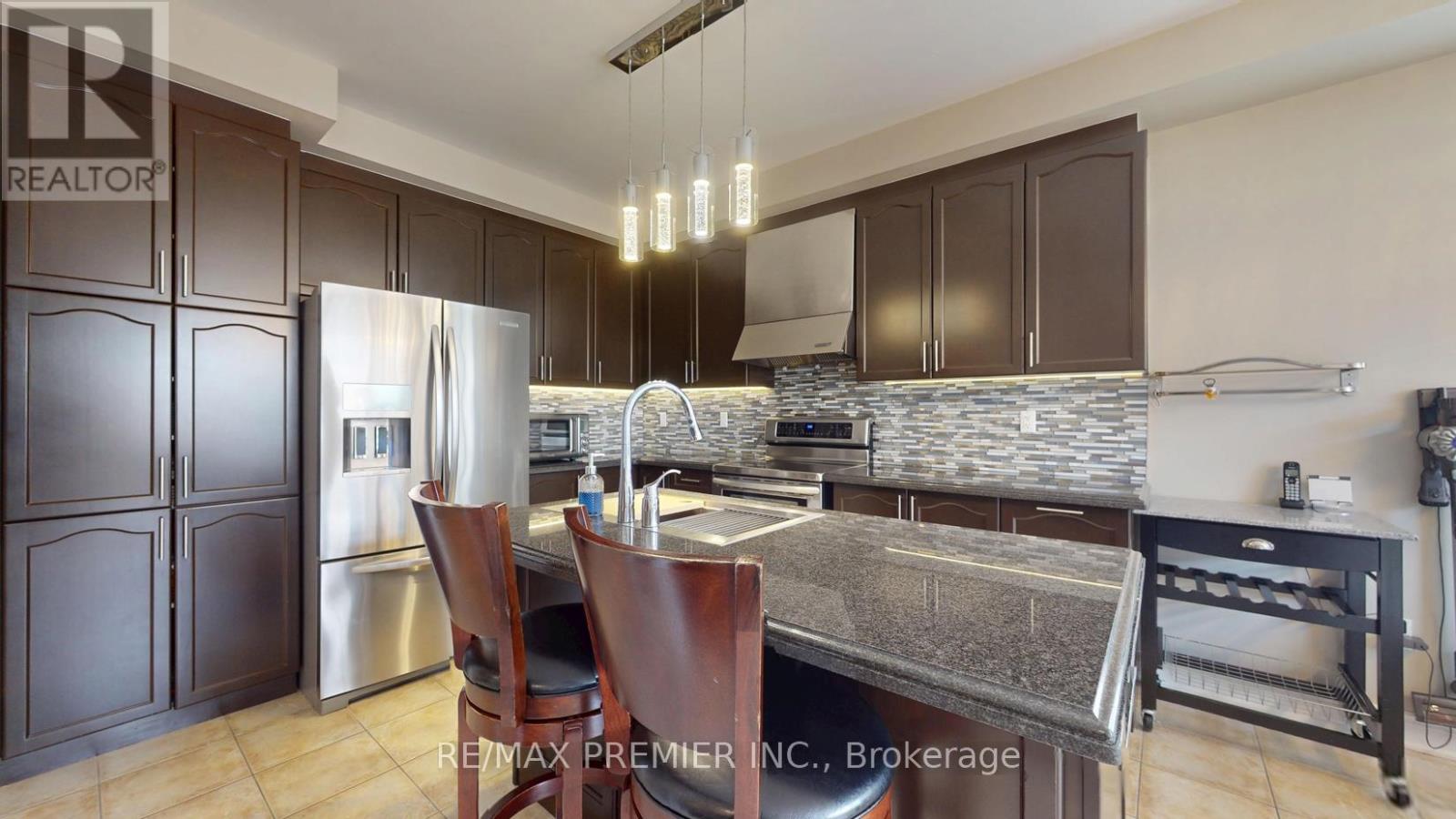 48 Heron Hollow Avenue, Richmond Hill, Ontario  L4E 0G9 - Photo 7 - N13147774