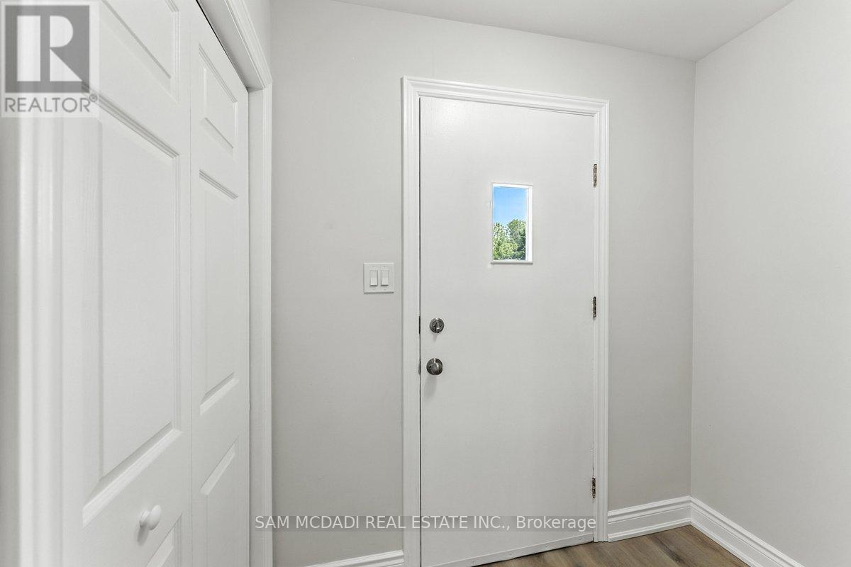 325 Banff Avenue, Oshawa, Ontario L1J 1L7 - Photo 3 - E13146818