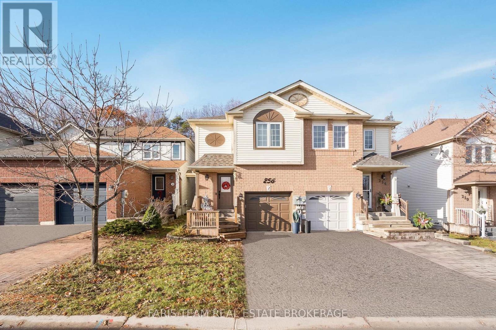 256 Ferndale Drive S, Barrie, Ontario  L4N 8J9 - Photo 2 - S13147796