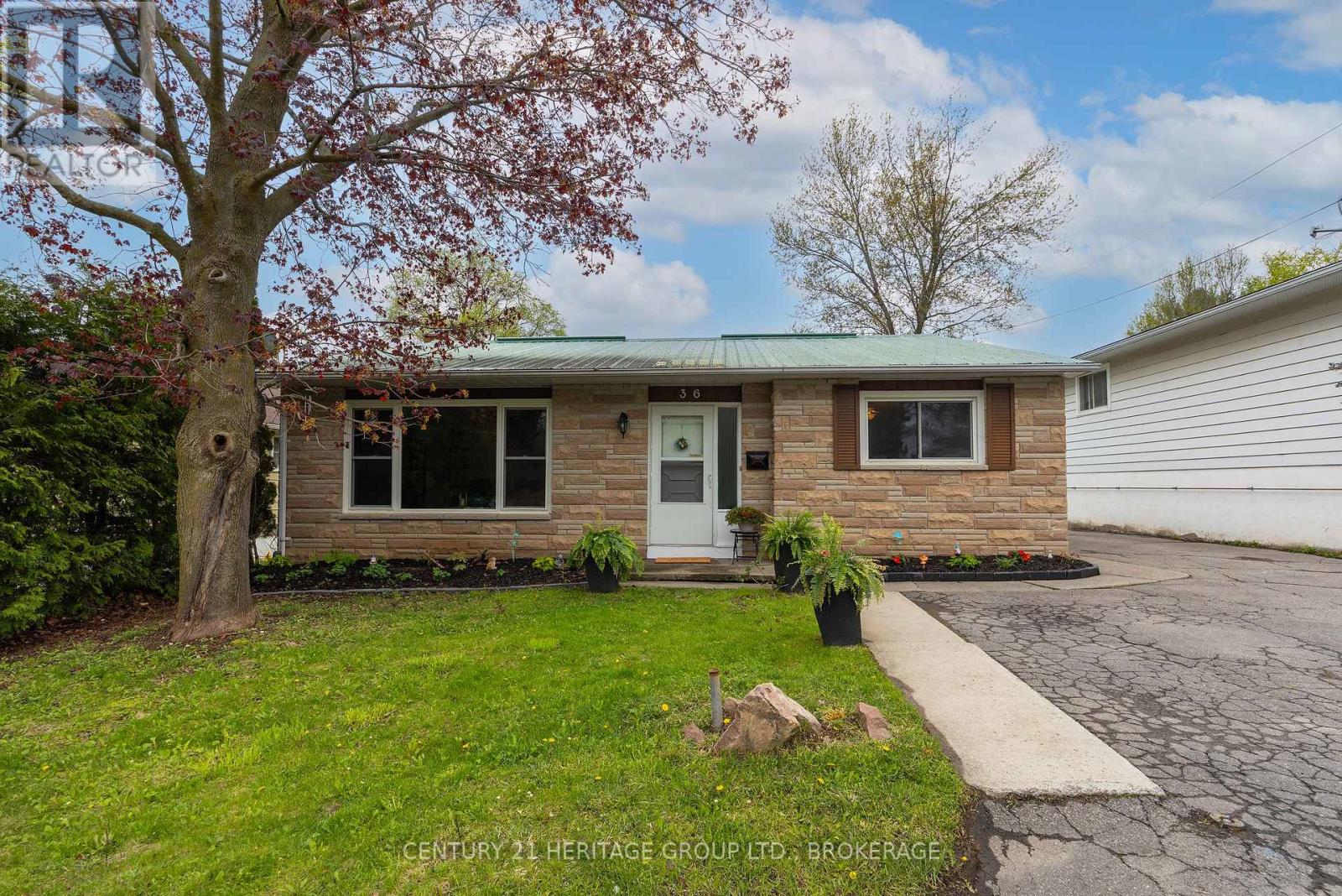 36 Napier Street, Greater Napanee, Ontario  K7R 3R9 - Photo 2 - X13147824