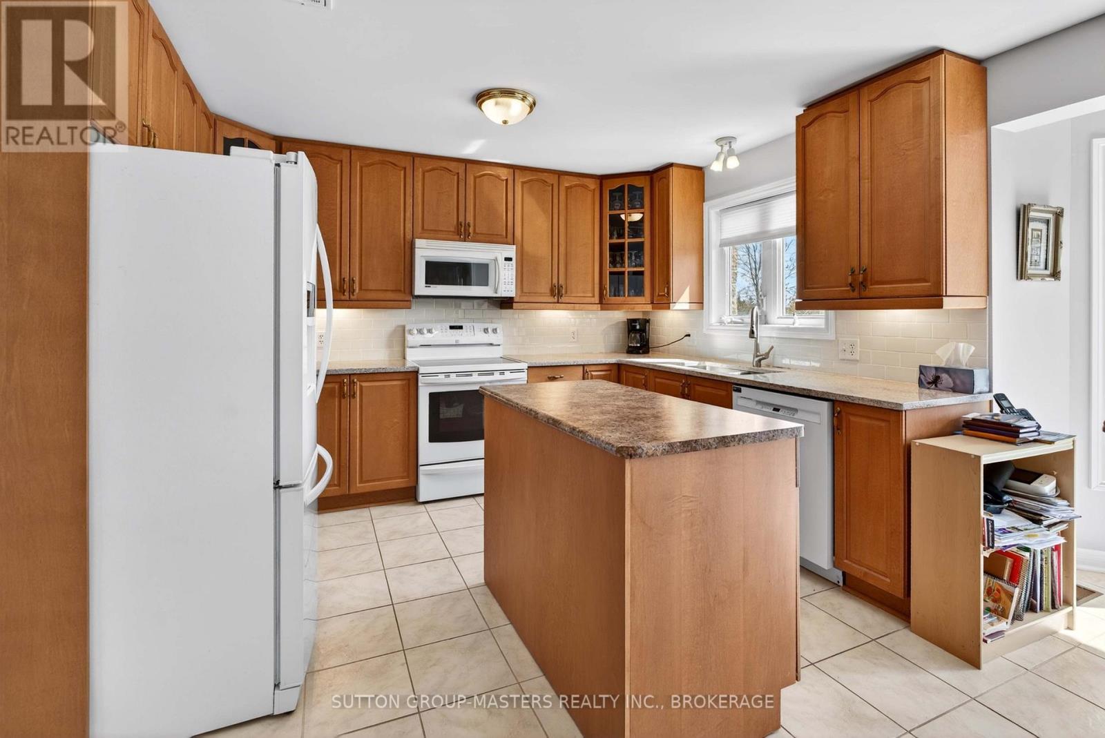 36 Glenora Drive, Loyalist, Ontario  K0H 1G0 - Photo 12 - X13147902