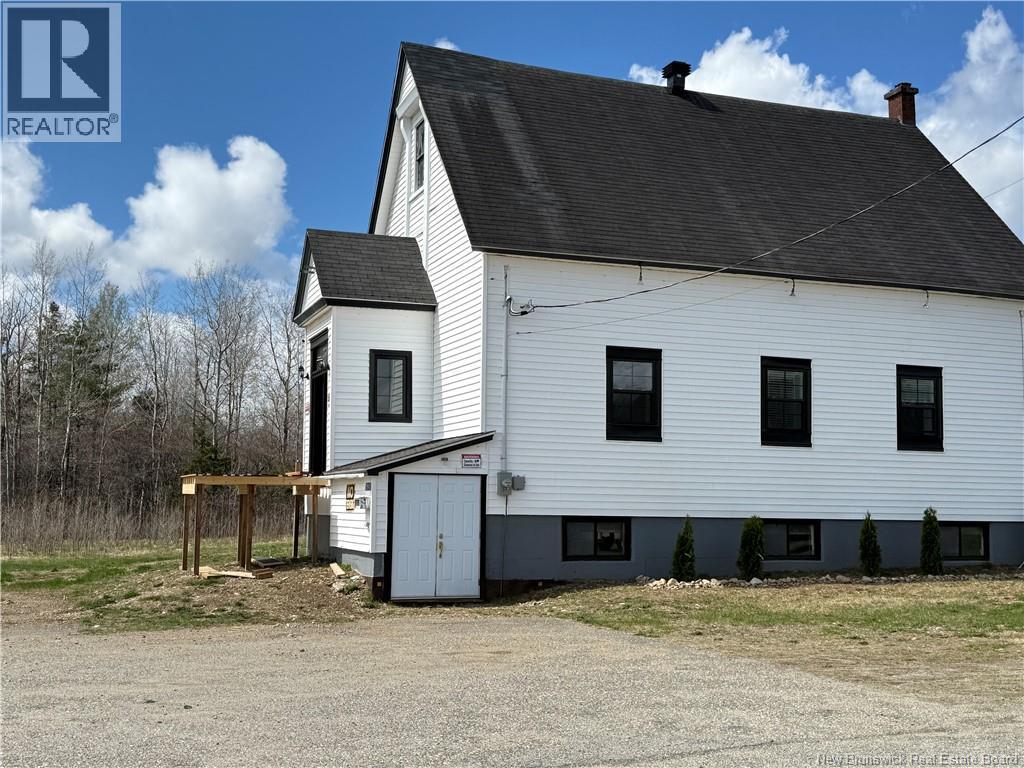 2843 King George Hwy, Miramichi, New Brunswick  E1V 7A6 - Photo 2 - NB139870