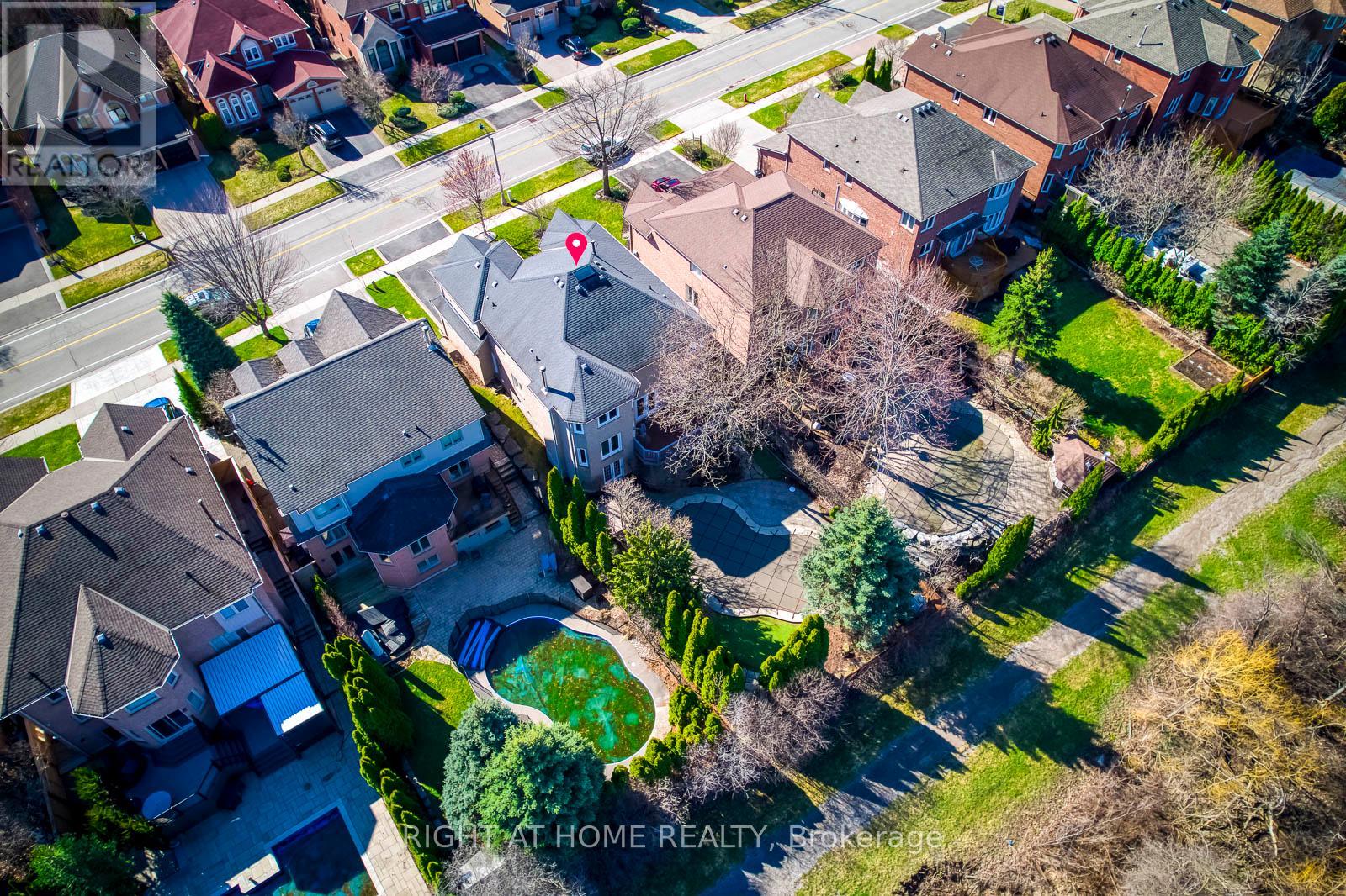 1403 Bayshire Drive, Oakville, Ontario  L6H 6E8 - Photo 4 - W13147764