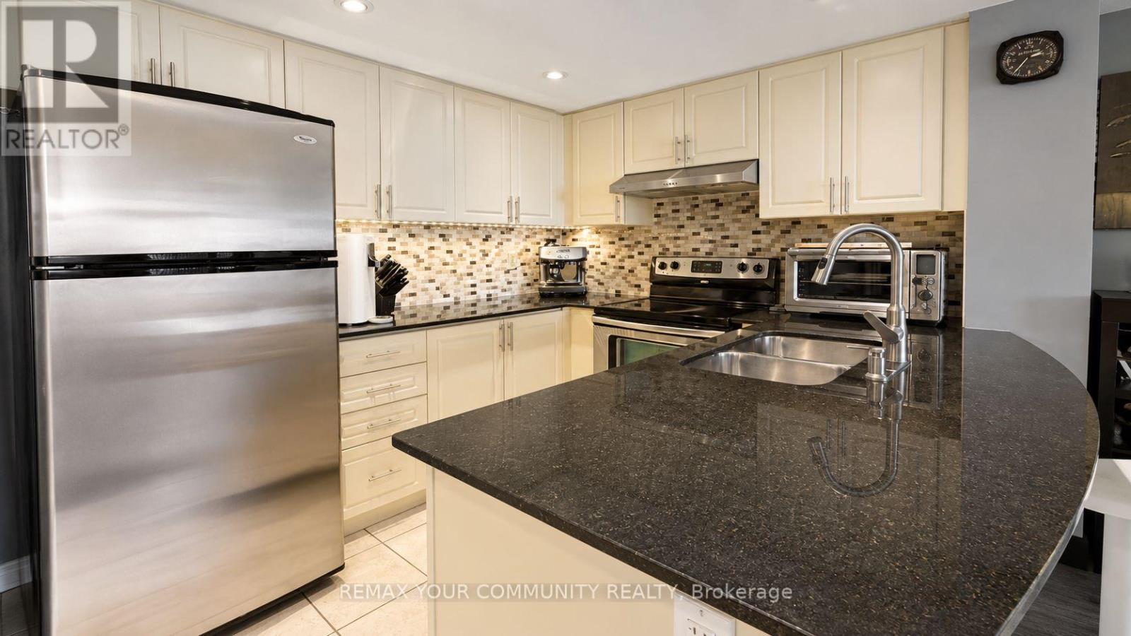 2413 - 9 George Street N, Brampton, Ontario  L6X 0T6 - Photo 7 - W13147926