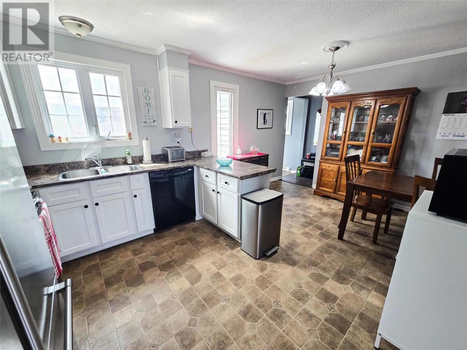 32 Guy Street, Wabush, Newfoundland & Labrador  A0R 1B0 - Photo 4 - 1297765