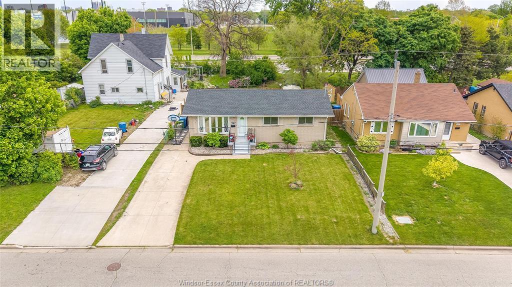 MLS# 26010807: 1038 DOT AVENUE, Windsor, Canada