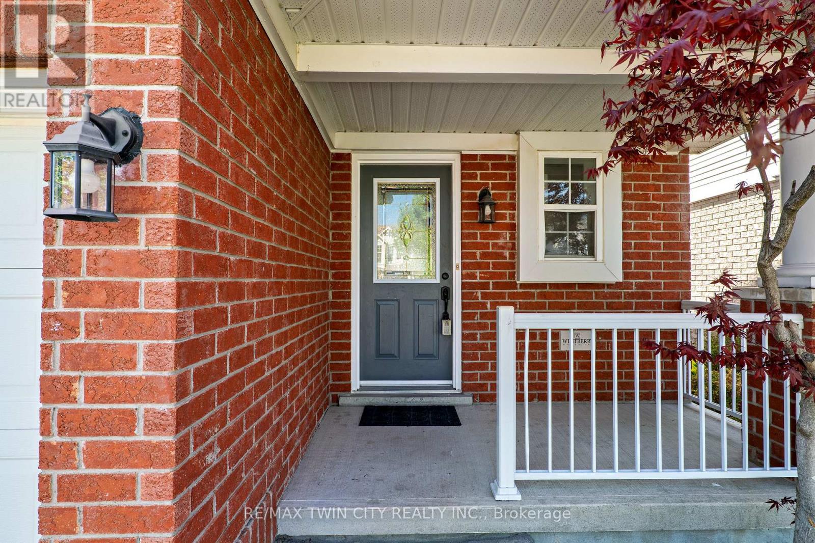 635 Bonavista Drive, Waterloo, Ontario  N2K 4B3 - Photo 2 - X13147848