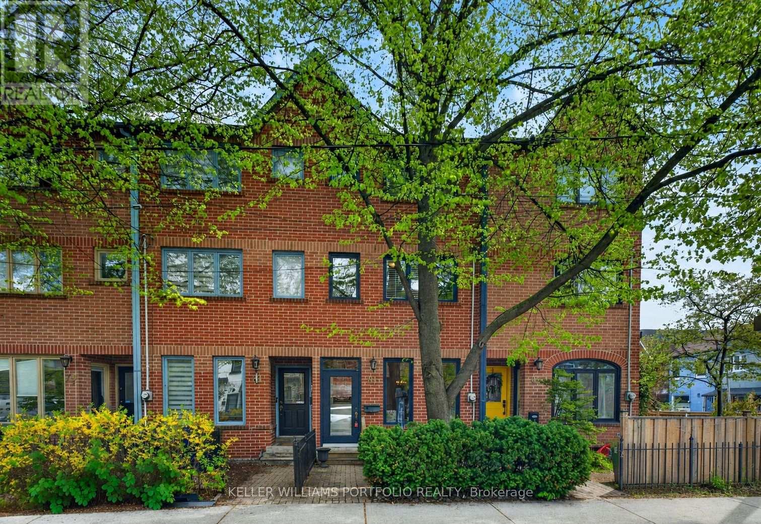 81B ULSTER STREET, Toronto, Ontario
